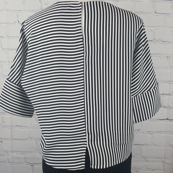 Express black and white striped top size XS - Picture 3 of 7